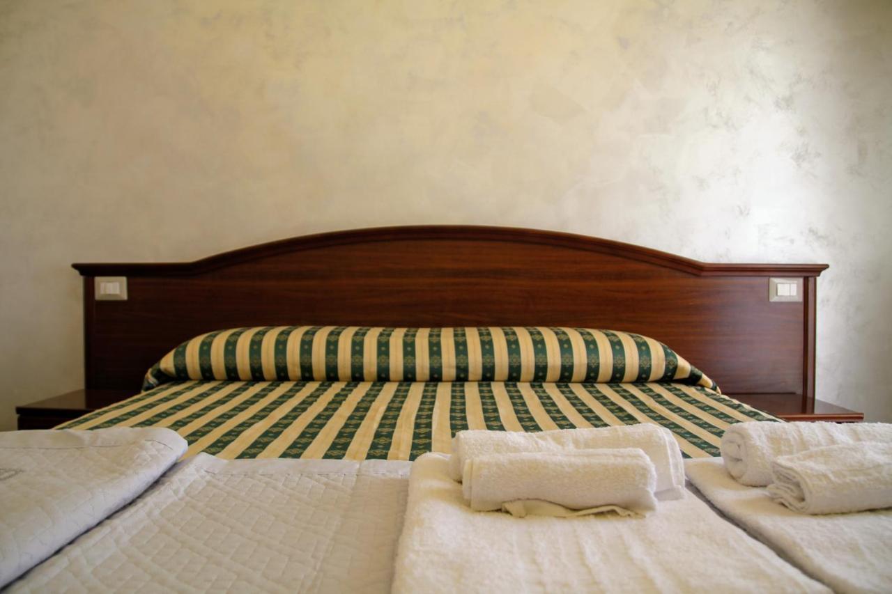 Rooms Dimora Arco - Affitti Brevi Italia Monte SantʼAngelo Kültér fotó