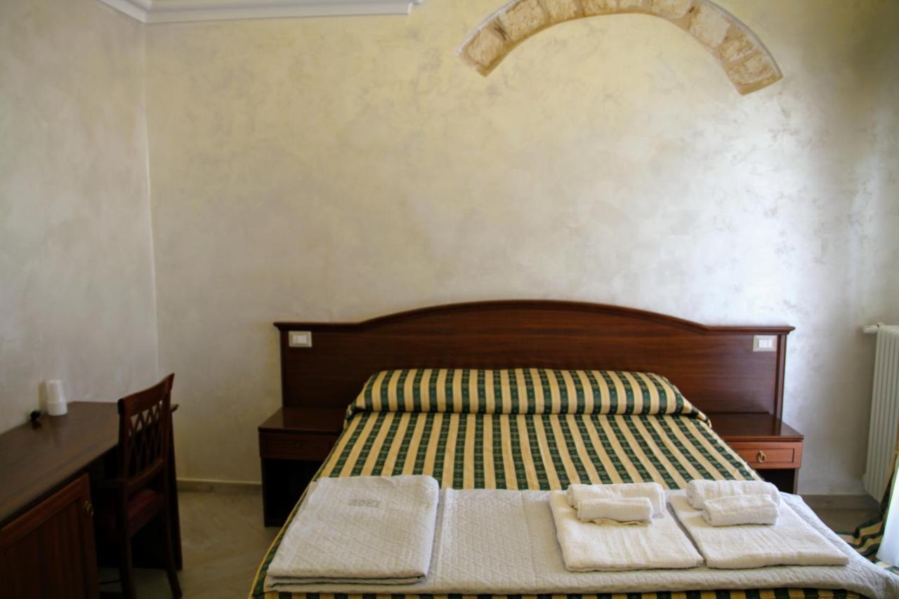 Rooms Dimora Arco - Affitti Brevi Italia Monte SantʼAngelo Kültér fotó