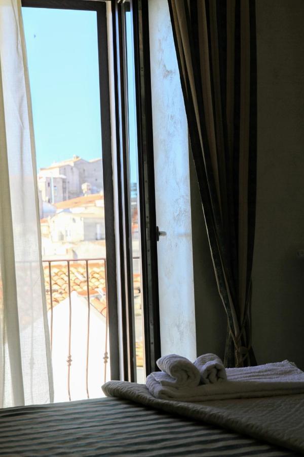 Rooms Dimora Arco - Affitti Brevi Italia Monte SantʼAngelo Kültér fotó