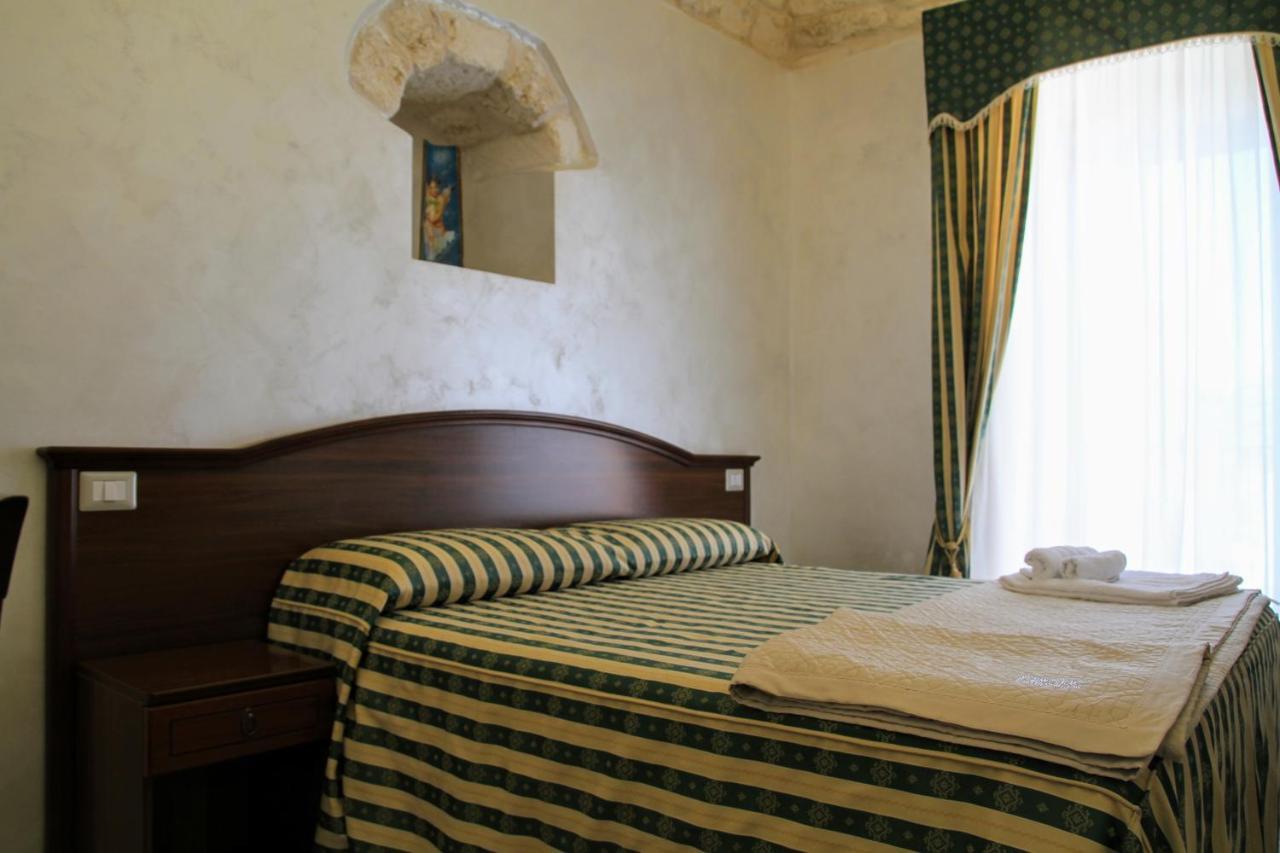 Rooms Dimora Arco - Affitti Brevi Italia Monte SantʼAngelo Kültér fotó